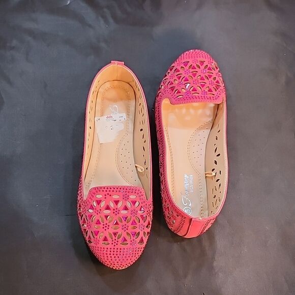 BRAND NEW FOREVER WIDE WITHD  COMFORTABLE BALLERINA RHINESTONE LASER CUT LOAFER - Picture 4 of 16